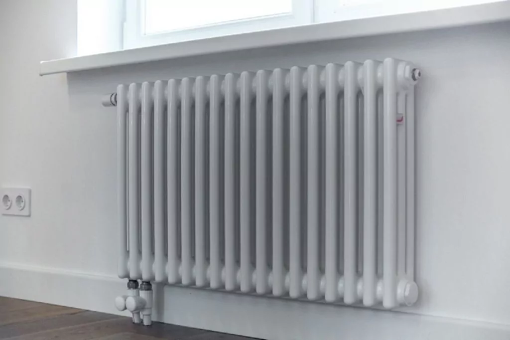 Радиатор Zehnder 3057/24 V001 с нижним подключением